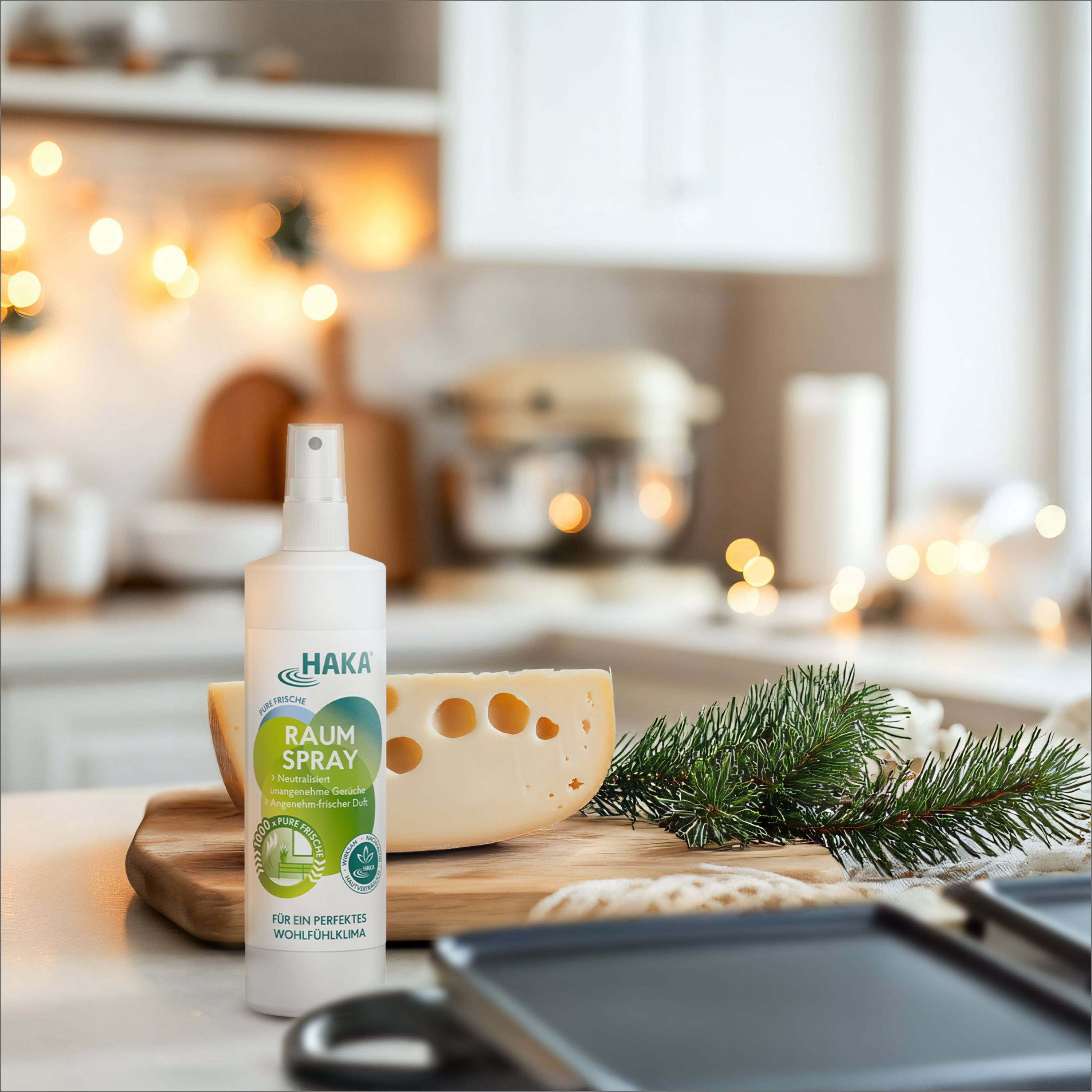 HAKA Raumspray auf einem Küchentisch mit einem Käsestück.