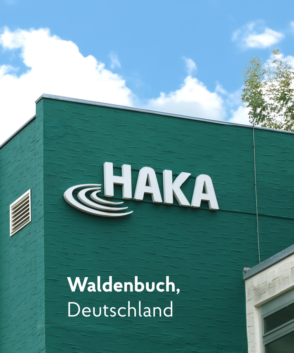 HAKA Schriftzug am Firmengebäude