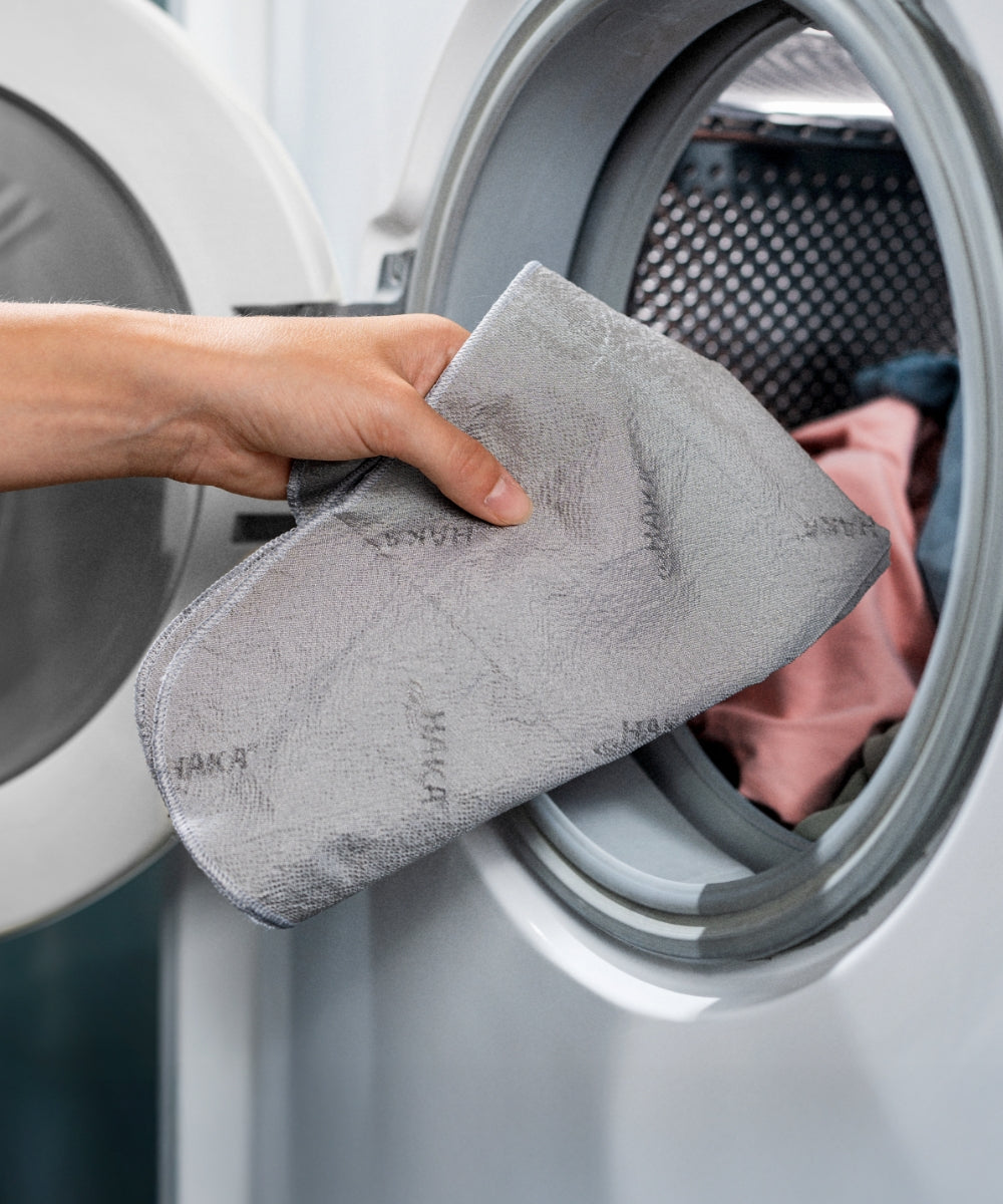 Silbertuch gegen muffige Wäsche in die Trommel legen