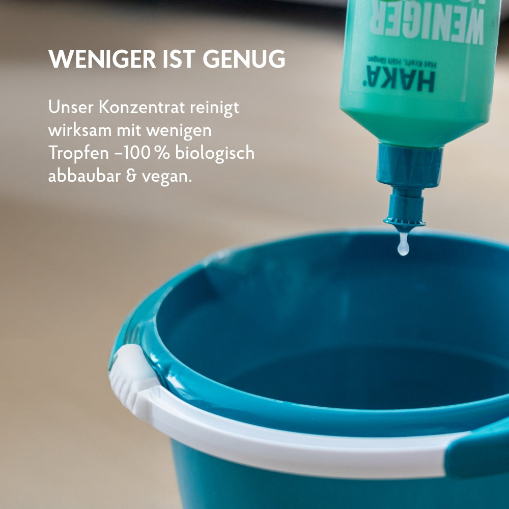 Neutralseife tropft in den Eimer
